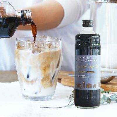 デカフェ オレ ベース （無糖）1本<br>カフェオレの素 600ml<br>瓶タイプ 4~5倍希釈 / 砂糖不使用<br>カフェオレ / ソイオレ<br>カフェインレスコーヒー豆使用 (l)