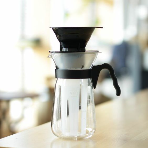 V60アイスコーヒーメーカー ハリオ<br /> アイスコーヒー向け<br>スペシャルティコーヒー豆または<br>デカフェ（カフェインレス）コーヒー豆のいずれかもれなくおまけ付き