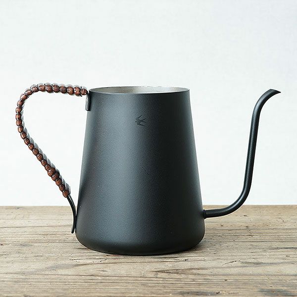 TSUBAME Drip pot colors Black 600ml MB ツバメ コーヒードリップポットブラック 2～4杯ステンレス製  籐の持ち手新潟県燕市 ハンドドリップ 直火・IH使用不可 TSUJIMOTOcoffee