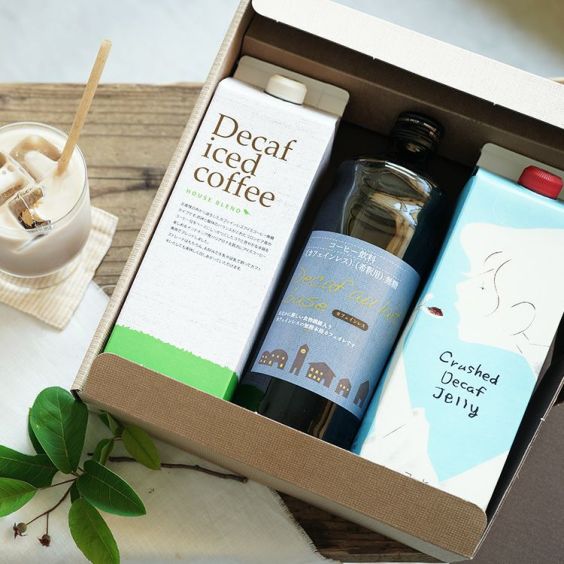 【お中元特選ギフト】<br>カフェインレス リキッドコーヒー 3本ギフトセット<br>クラッシュド デカフェ ゼリー 1本<br>デカフェ オレベース【無糖】1本<br>デカフェ アイスコーヒー 1本