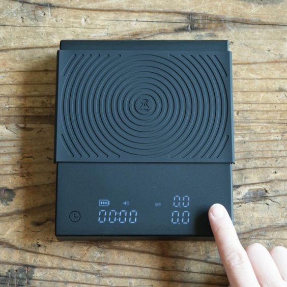 TIMEMORE BLACK MIRROR Basic 2.0 コーヒースケール<br>タイムモア ブラック ミラー ベーシック<br>流速計測機能・オートタイマー機能搭載 / 充電式 / 0.5～2000g計量可能 / 正規輸入品・日本語取説付 / 送料無料<br